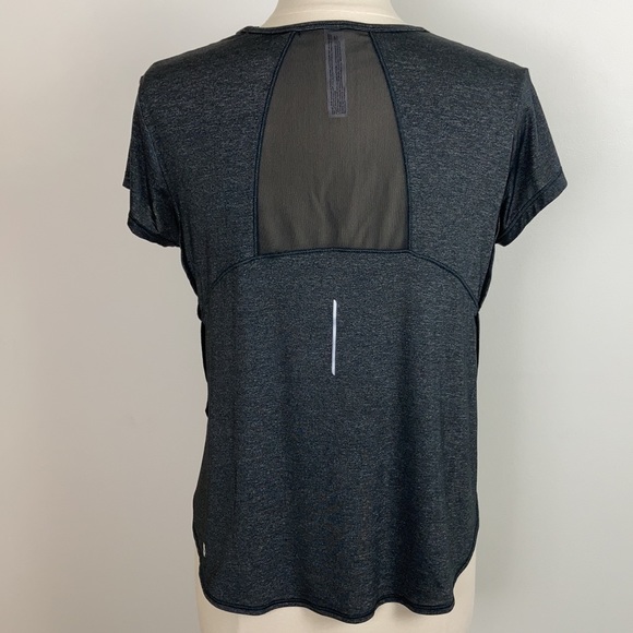 NEW Gray Activewear Side Slit Short Sleeve Top - Picture 4 of 10